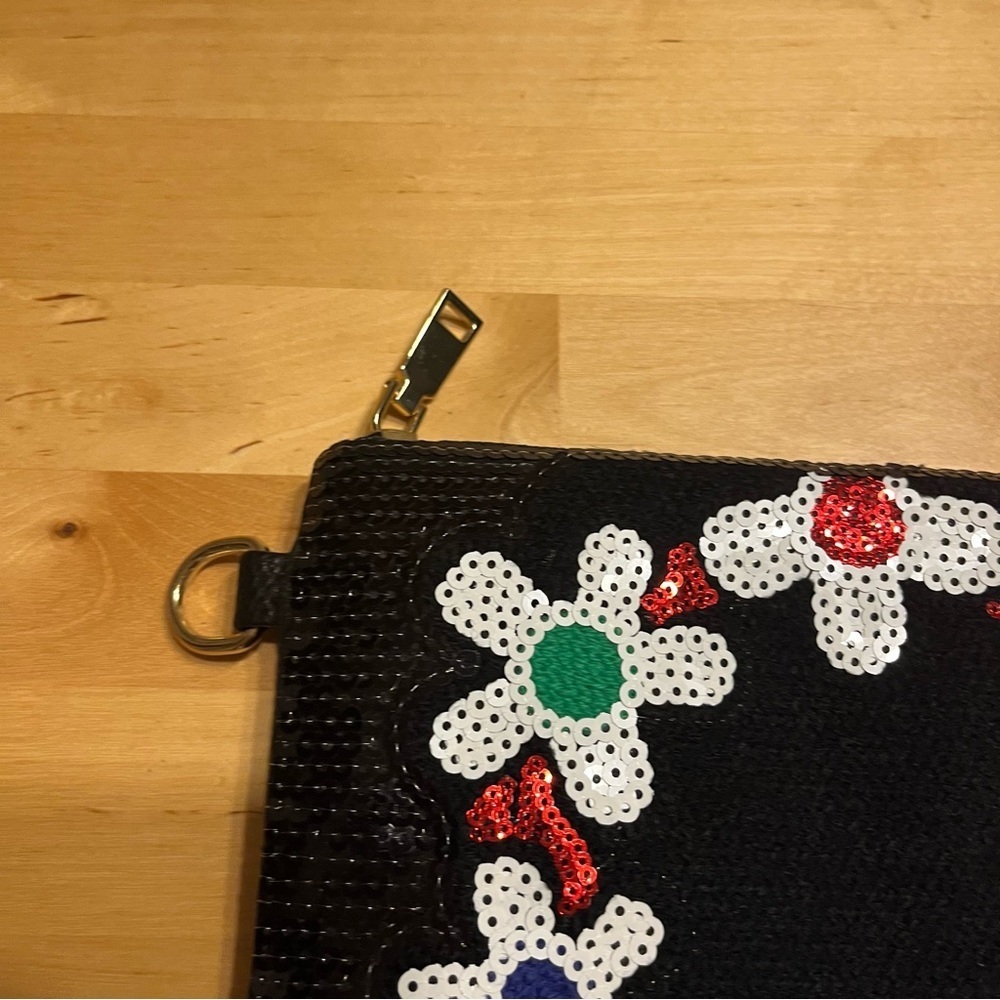 Tiglily NWT Sequined Black Purse With Women In Sun Glasses And Flowers - Picture 3 of 9